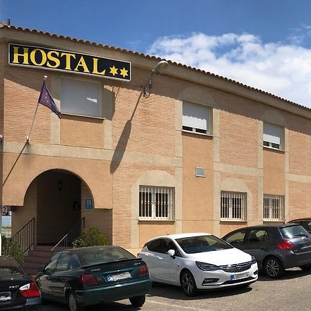 Hostal 82 Olias del Rey Bagian luar foto