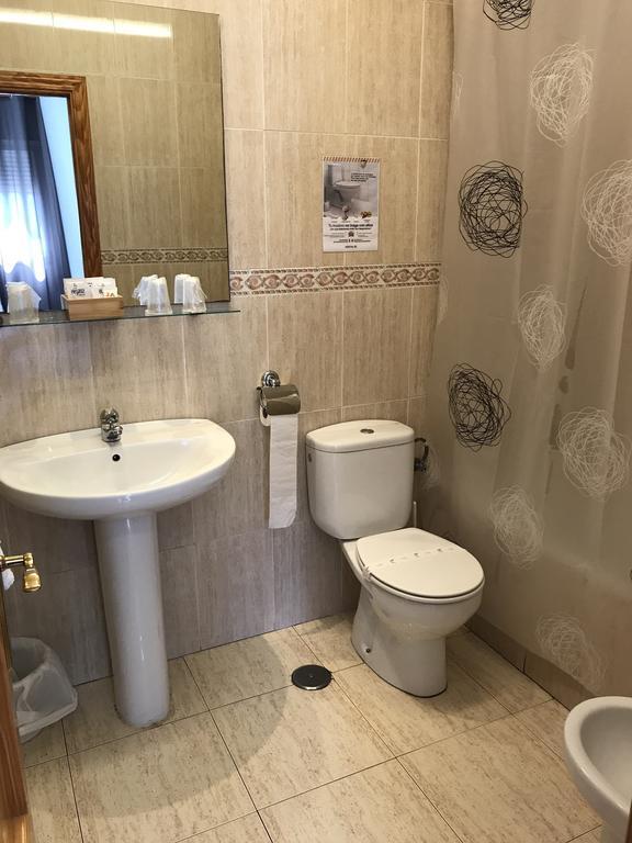 Hostal 82 Olias del Rey Ruang foto